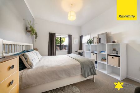 Versatile Living in the Heart of Onehunga - Photo 5