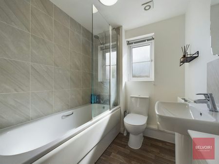 Flat to rent on - Photo 2