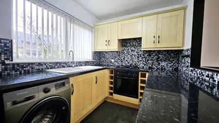 2 bedroom terraced house to rent - Photo 4