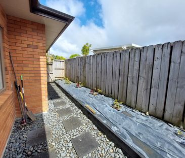 Family House In Henderson - Photo 6