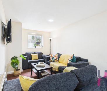 3 bedroom semi-detached house to rent - Photo 3