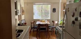 Short Term- Room available in Specious and bright apartment - Photo 2