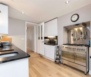 A beautifully presented four bedroom family period house in Wimbled... - Photo 5