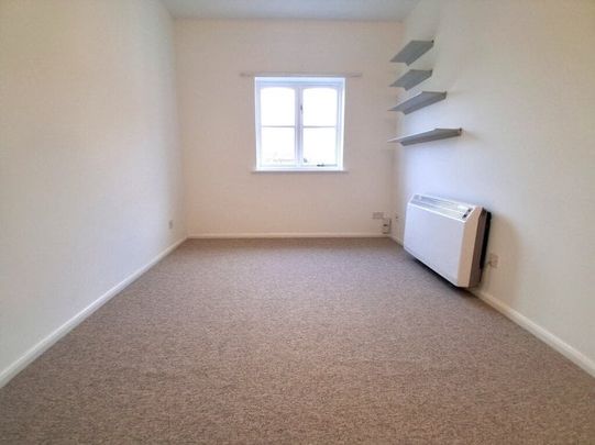 Tamarin Gardens, Cambridge £1,050 pcm ⓘ The monthly or weekly payment required by the landlord. Read our glossary page , 1 bedroom, flat, to let * Tenant info - Photo 1