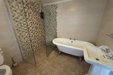 Portland Road - Photo 2