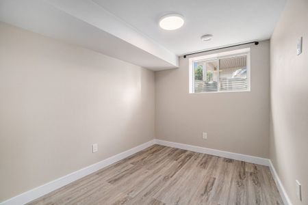 For Lease - 17 Overlake Drive Unit# B, Cityview - Parkwoods Hills - Rideau Shore, Ontario - Photo 5