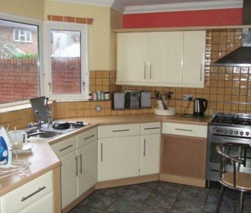 5 BEDROOM STUDENT HOUSE VICTORIA PARK RD - Photo 6