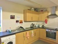 1 bed Room in Shared House - To Let - Photo 5