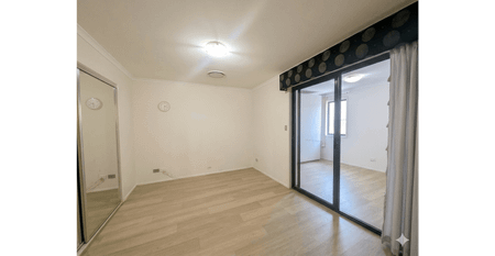 Spacious & Well Presented Townhouse in Premium School Catchment - Photo 5