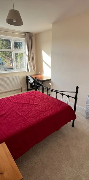 Room in a Shared House, Springfield Avenue, SW20 - Photo 1