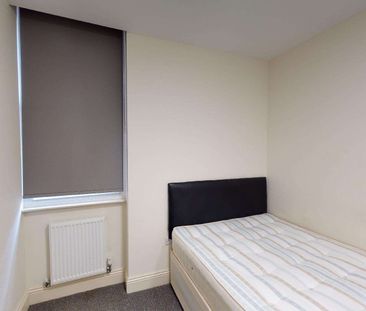 Flat 4, 8 St James Row, S1 2EU - Photo 1
