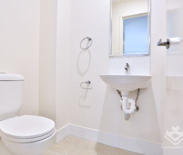 $730 per week - Photo 6