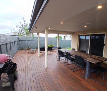 19 Rolland Pde, Warner QLD 4500 - House For Rent - $785 | Domain - Photo 2