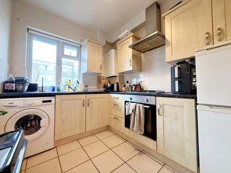 2 bedroom flat to rent - Photo 3