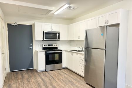 For Lease - 135 Station Street Unit# 218, Belleville, Ontario - Photo 4