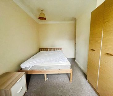 Nobles Way, Egham, Surrey, TW20 9RJ - Photo 1