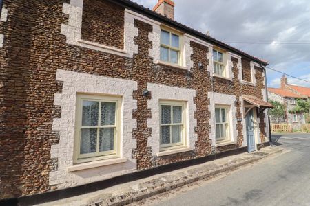 3 bedroom semi-detached house to rent - Photo 2