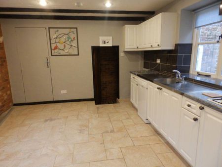 4 bedroom detached house to rent - Photo 5