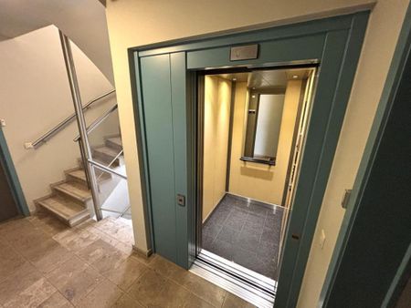 Ruim en lichtrijk appartement op toplocatie met dubbel terras en garage in ondergrondse parking! - Photo 5