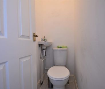 4 bedroom terraced house to rent - Photo 2