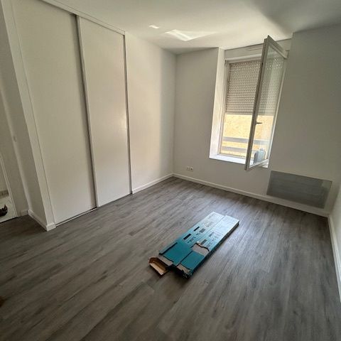 Location Appartement 3 pièces 61m² LEZIGNAN CORBIERES 11200 - Photo 1
