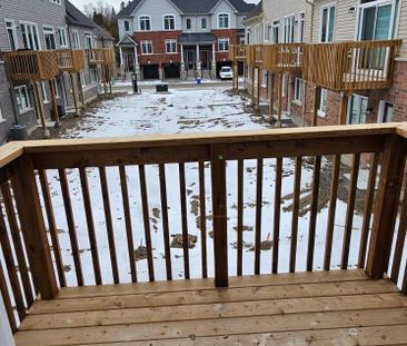 For Lease - 27 Lyall Stokes Circle, East Gwillimbury, Ontario - Photo 1