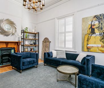 Commanding & Elegant return verandah Villa - Photo 3