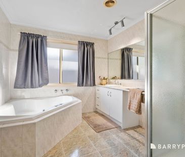 Spacious Family Living in Peaceful Cul-de-Sac Setting - Photo 3