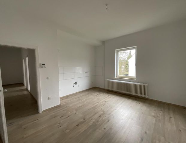 Schöne 1-Zimmer-Wohnung mit großer Wohnküche und Wanne in Wilhelmshaven Fedderwardergroden - Photo 1