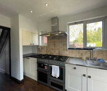 3 bedroom semi-detached house to rent - Photo 5