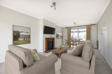 4 bedroom semi-detached house to rent - Photo 5