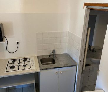 Location Appartement 26m² TOURVES 83170 - Photo 4