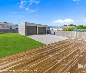 Meticulously Renovated Home in Devonport! - Photo 4