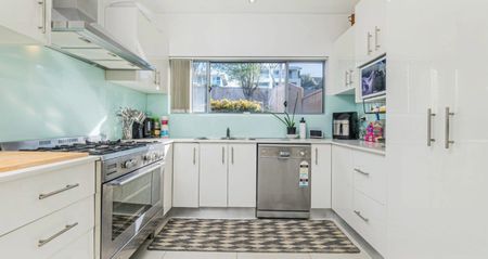 12 HEYSEN AVE, Ermington NSW 2115 - House For Rent | Domain - Photo 5