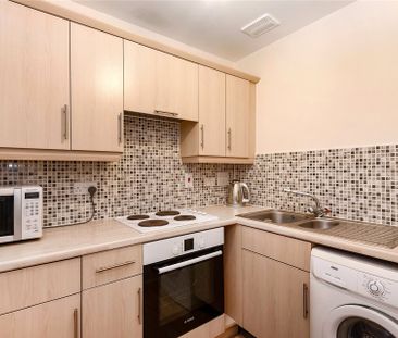 1 bedroom in Malcolm Place, Reading - Photo 4