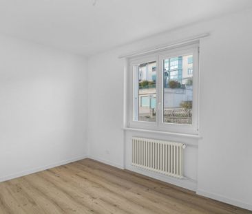 Tavannes, bel appartement rénové de 3.5 pièces avec balcons - Photo 4