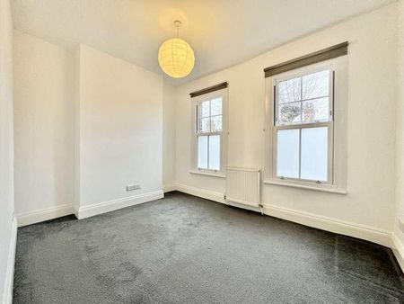 Moselle Avenue, N22 - Photo 3