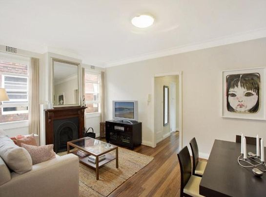 Well Presented North-Eastern 2 Bedroom Apartment - Photo 1