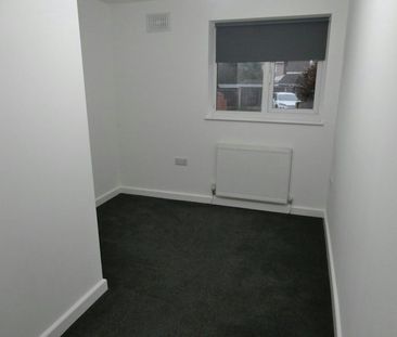 Ground floor flat to rent on - Photo 2