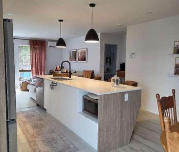 Très grand 5 et demi avec pièce supplémentaire - Photo 3