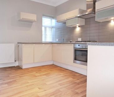 3 bedroom flat to rent - Photo 6