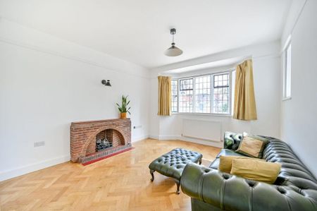 4 bedroom detached house to rent - Photo 2