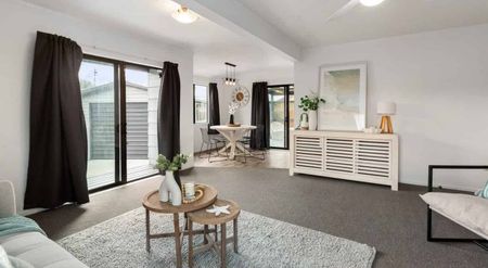 Perfect Modern Family Home - Photo 2