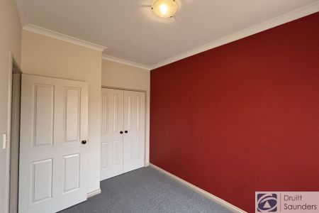 GORGEOUS EASY TO MAINTAIN VILLA CLOSE TO PERTH CBD - Photo 4