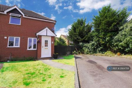 3 bedroom semi-detached house to rent - Photo 5