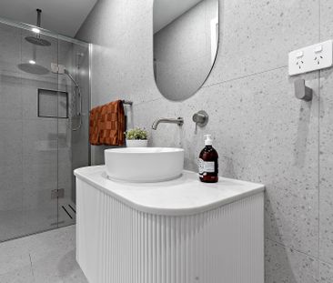 Contemporary Urban Life! - Photo 6