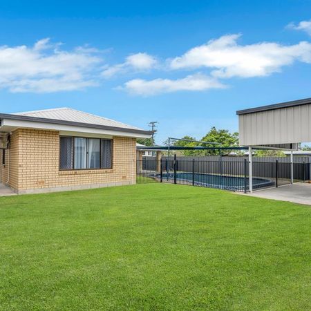 Edge Hill Gem - Boat or Caravan Storage - Large Pool - Photo 3