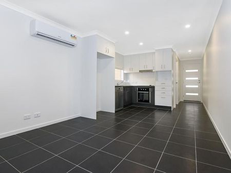 Beautiful 2 Bedroom Unit in Ideal Location - Photo 3