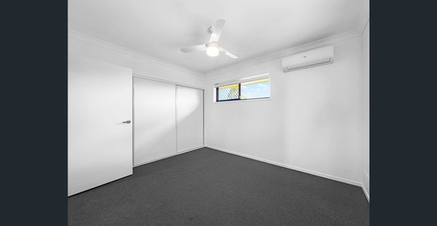 Modern Family Living in Indigo Blue Estate - Kawungan - Photo 1