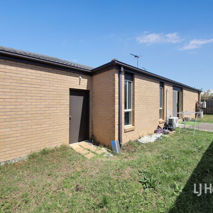 25 Portman Avenue, Harkness VIC, Belconnen - Photo 1